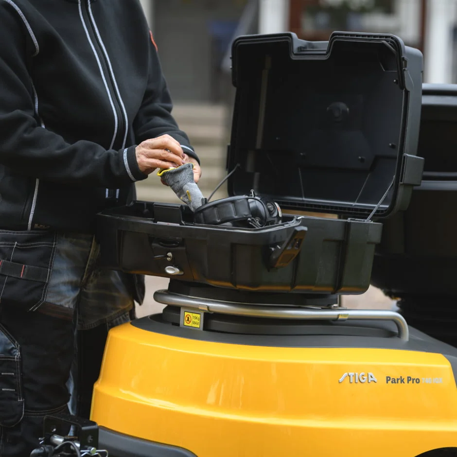 STIGA Bagageboks med lås aftagelig CarrierboxStiga 2A4052000S16 amb03 web